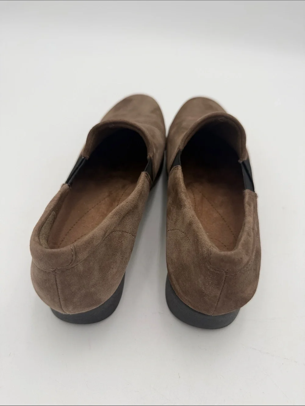 Clarks Tan Suede Slip-On Loafers women 8M casual office comfort retro
